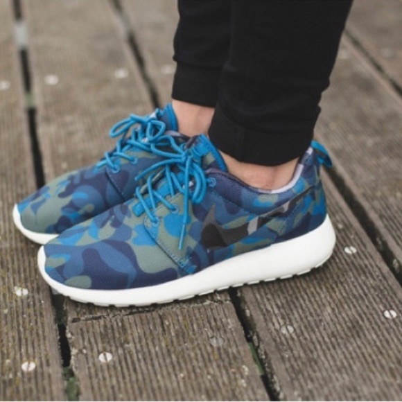 nike blue camo shoes